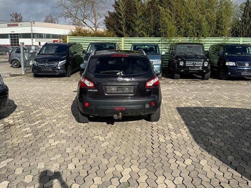Gebraucht Nissan Qashqai I-Way 131 PS (96 kW) 2012 Violett SUV