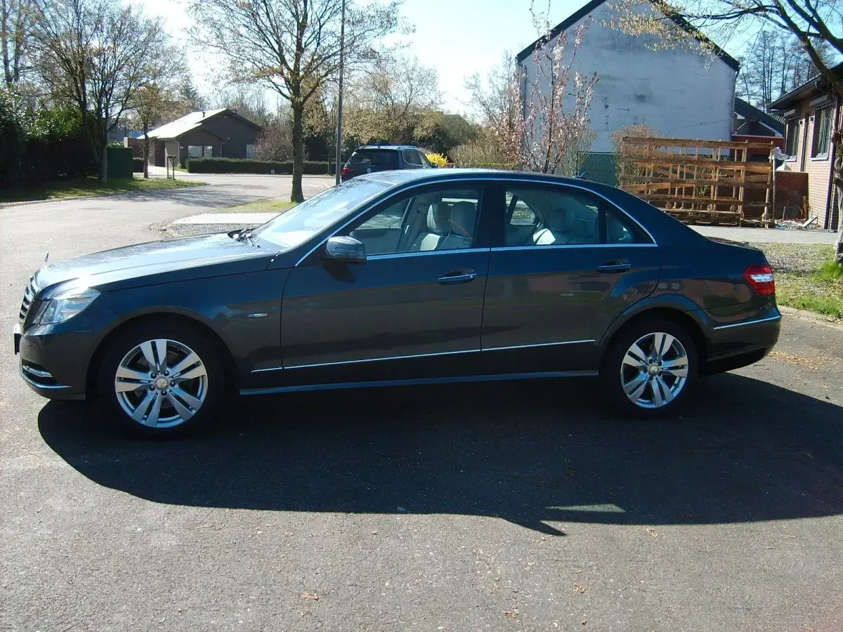 Gebraucht Mercedes E350 292 PS (214 kW) 2010 Grau Limousine