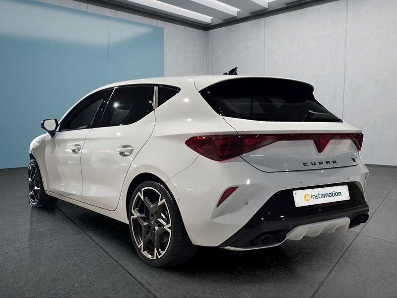 Neu Cupra Leon VZ 300 PS (220 kW) 2025 Weiß Kleinwagen