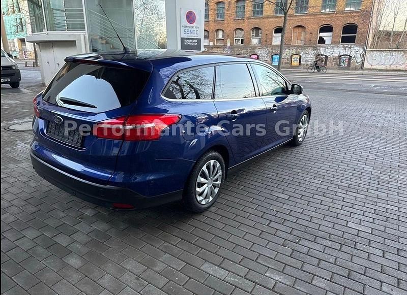 Gebraucht Ford Focus Titanium 120 PS (88 kW) 2017 Blau Limousine