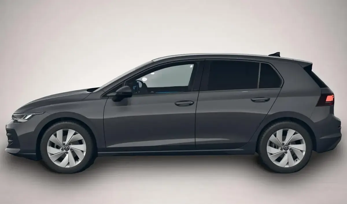 Neu VW Golf VIII 150 PS (110 kW) 2026 Manufacturer Limousine