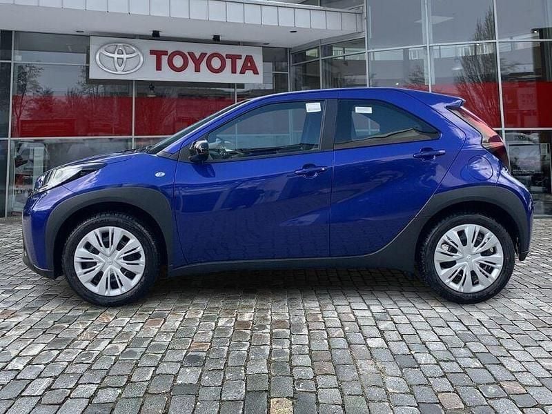 Neu Toyota Aygo 72 PS (52 kW) 2025 Blau
