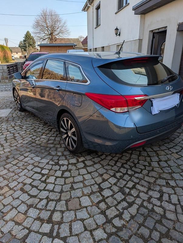 Gebraucht Hyundai i40 136 PS (100 kW) 2012 Blau Kombi