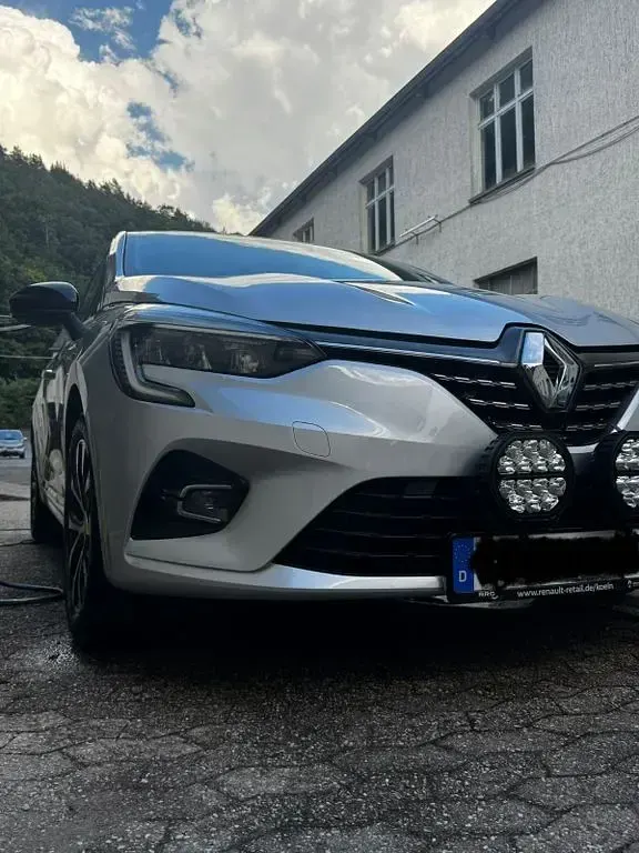 Gebraucht Renault Clio Techno 140 PS (102 kW) 2022 Grau Kleinwagen