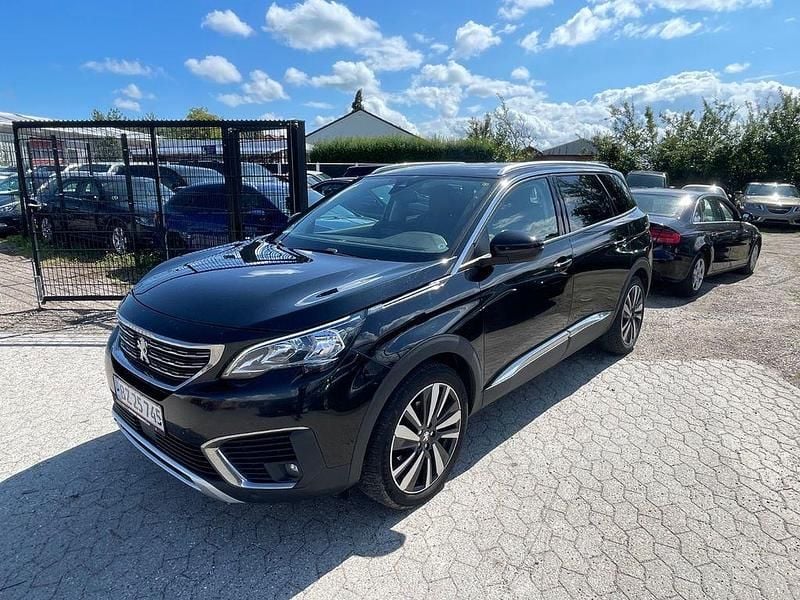 Schwarz Gebraucht 2018 Peugeot 5008 Van / Kleinbus | 9.200 € - Bild 1/4