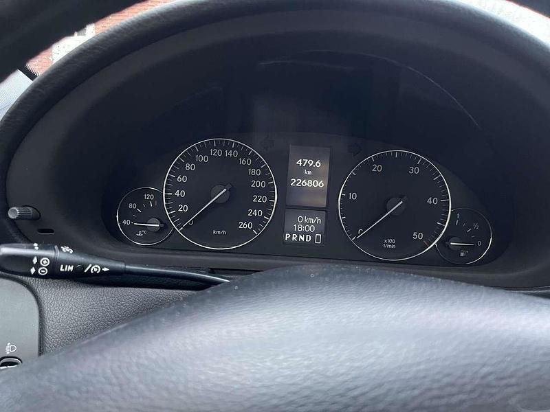 Gebraucht Mercedes C320 Avantgarde 224 PS (164 kW) 2004 Limousine