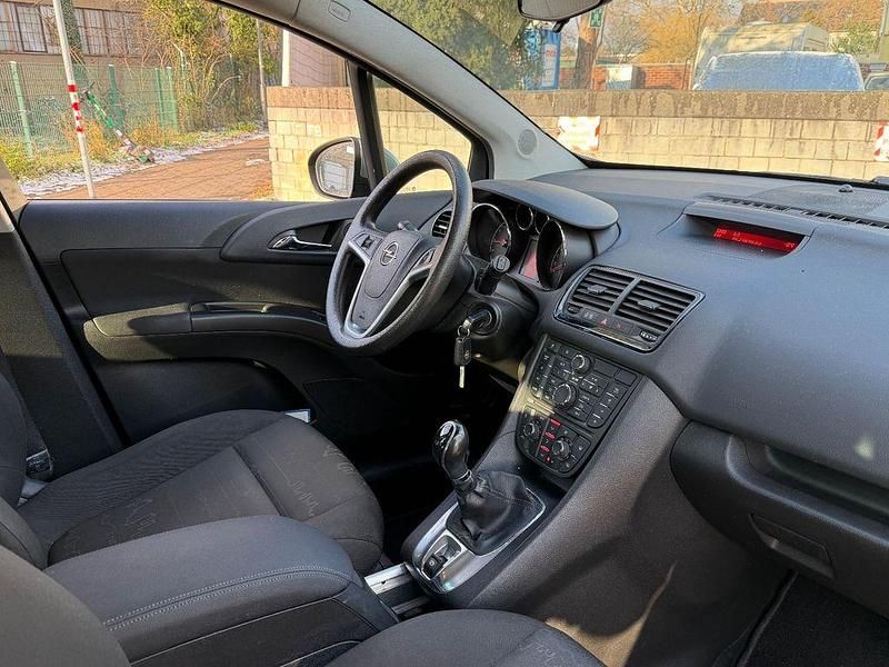 Gebraucht Opel Meriva Edition 120 PS (88 kW) 2011 Silber Van / Kleinbus