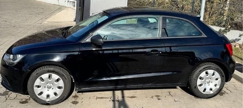 Gebraucht Audi A1 Attraction 86 PS (63 kW) 2012 Schwarz Kleinwagen