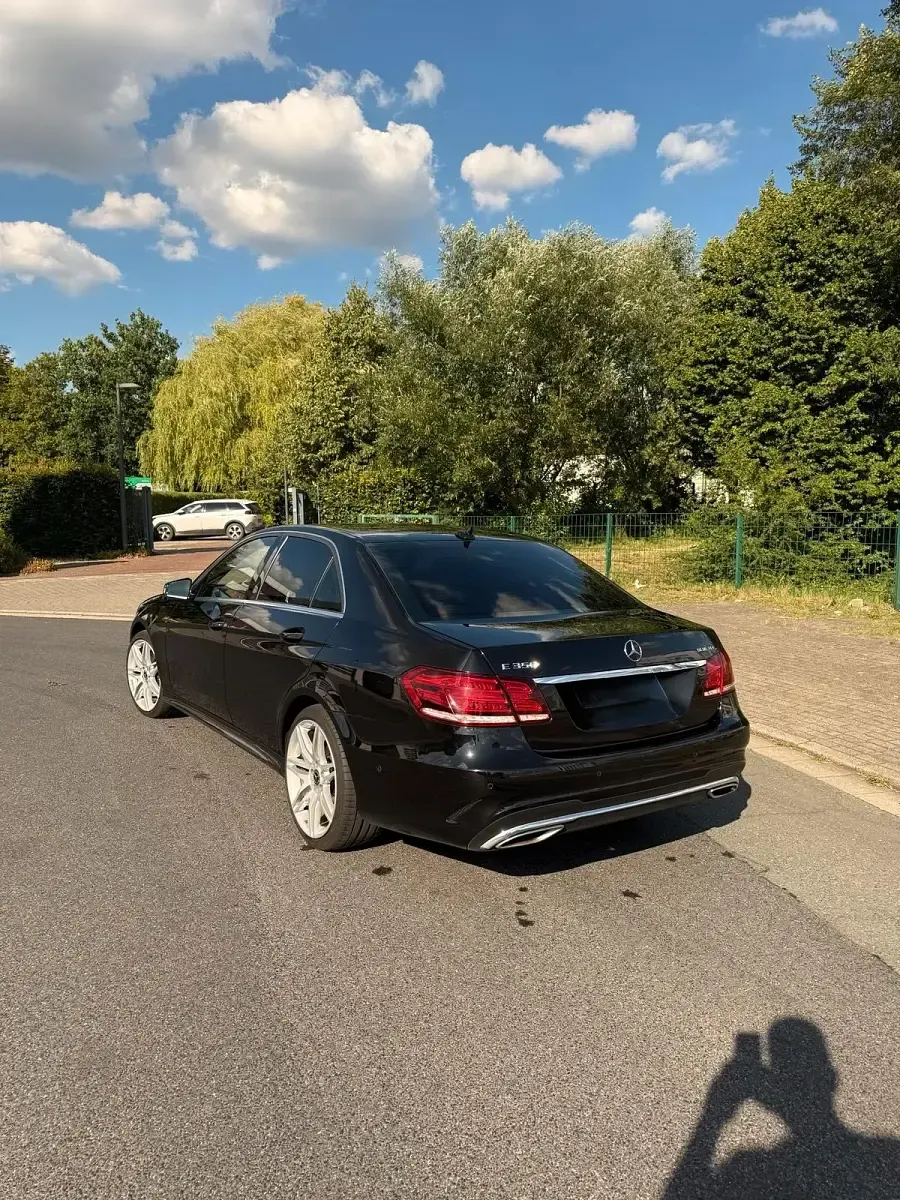 Gebraucht Mercedes E350 AMG 258 PS (189 kW) 2017 Schwarz Limousine