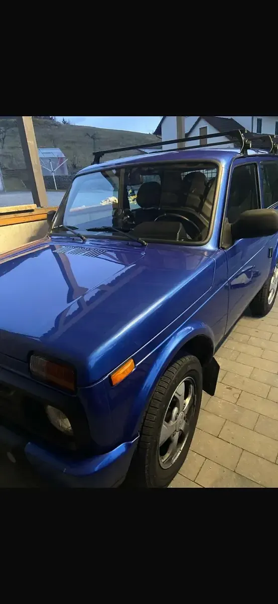 Gebraucht Lada Urban 83 PS (61 kW) 2019 Blau Limousine