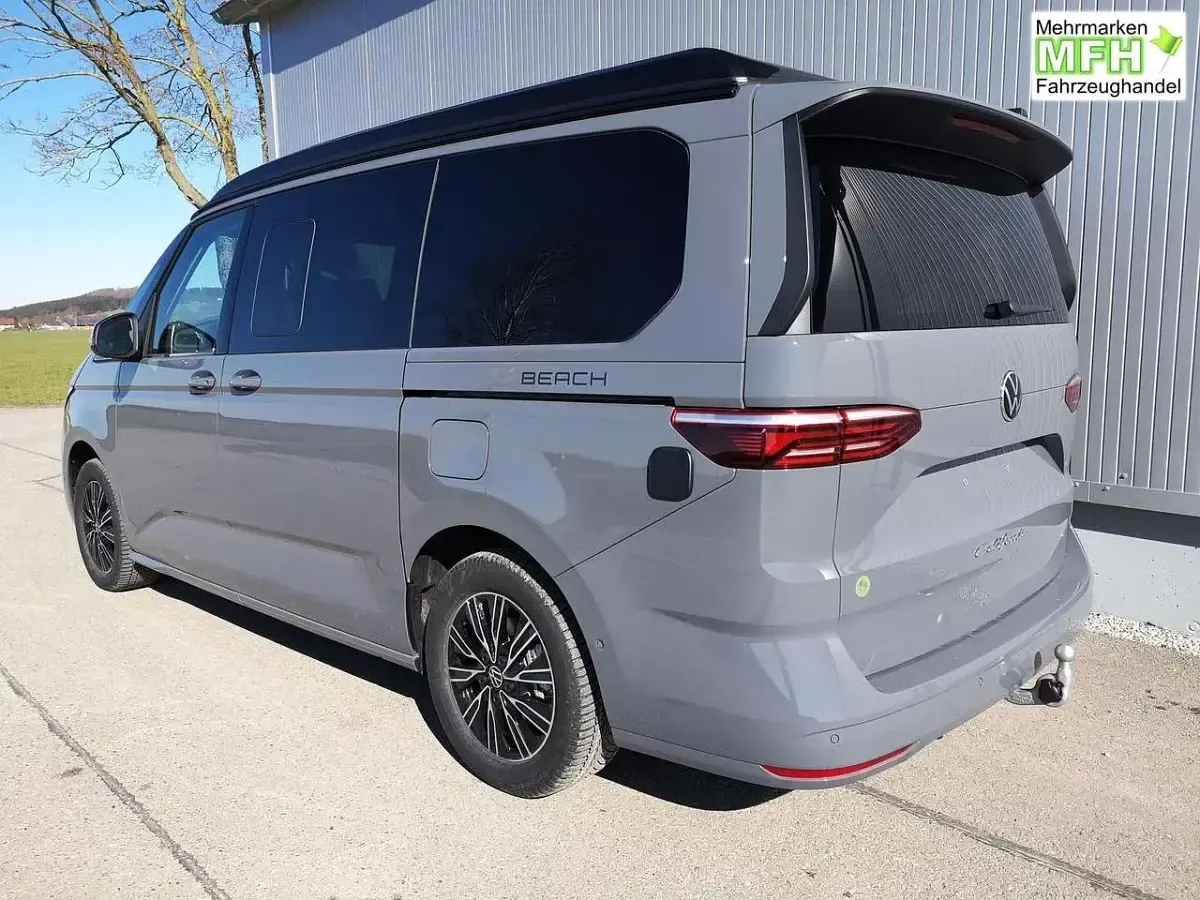 Neu VW California Beach 150 PS (110 kW) 2026 Pure grey Van