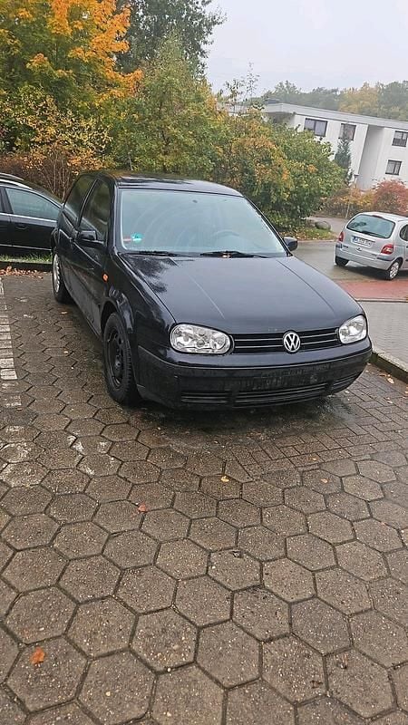 Schwarz Gebraucht 2001 VW Golf IV Kleinwagen | 600 € (Guter Preis) - Bild 1/1