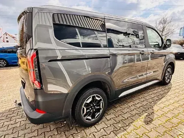 Usado Ford Tourneo Custom Active 150 HP (110 kW) 2025 Cinzento Van