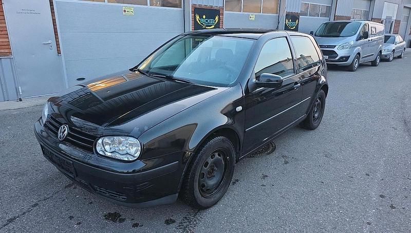 Gebraucht VW Golf IV 75 PS (55 kW) 2002 Schwarz Kleinwagen