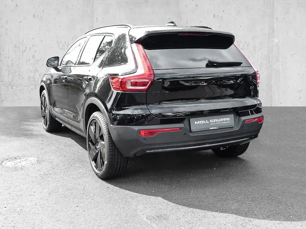 Gebraucht Volvo XC40 Plus 197 PS (144 kW) 2025 Onyx black SUV