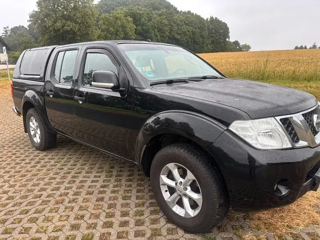 Gebraucht Nissan Navara 190 PS (139 kW) 2013 Schwarz Pickup