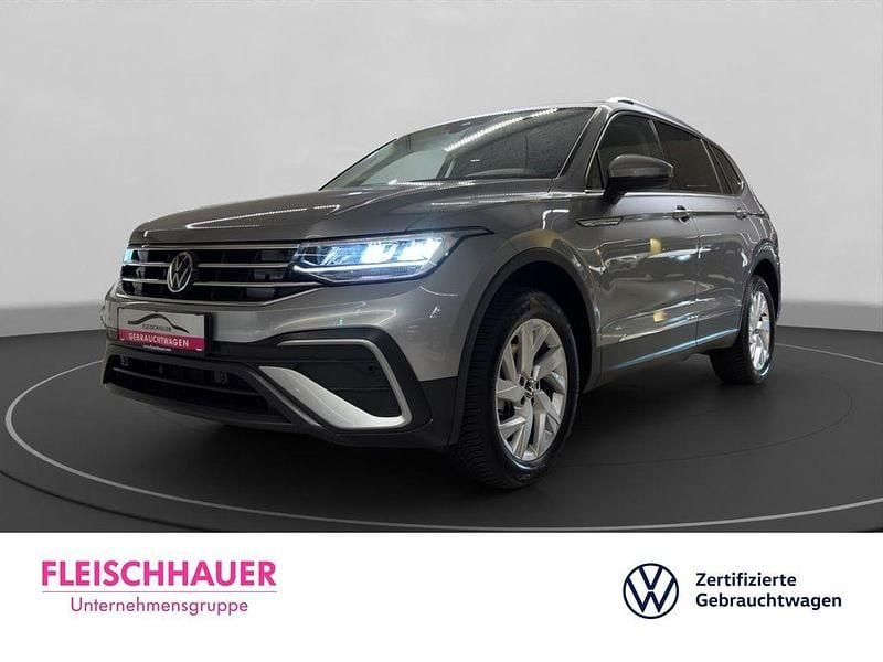 Silber Gebraucht 2024 VW Tiguan Allspace Life SUV | 35.990 € (Guter Preis) - Bild 1/4