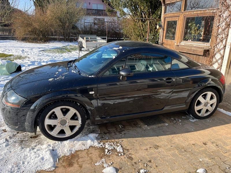 Second-hand Audi TT Performance 224 CP (164 kW) 2001 Negru Coupe