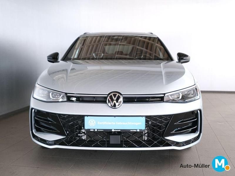Gebraucht VW Passat R-line 272 PS (200 kW) 2025 Silber Kombi