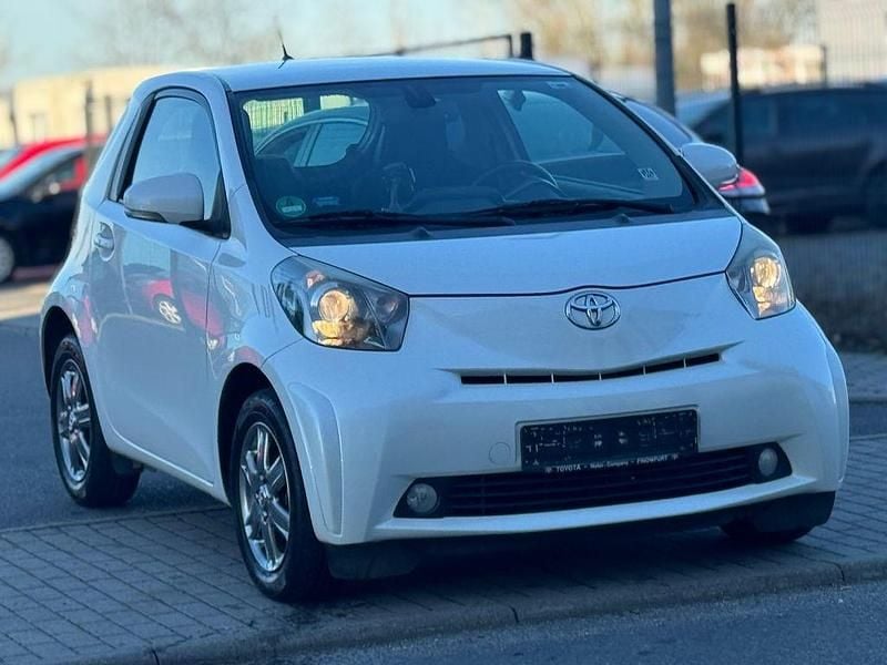 Gebraucht Toyota iQ 68 PS (50 kW) 2009 Weiß Kleinwagen