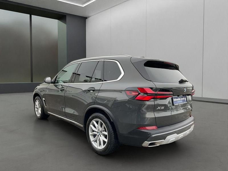 Gebraucht BMW X5 Performance 298 PS (219 kW) 2024 Grau / dravitgrau (metallic) SUV
