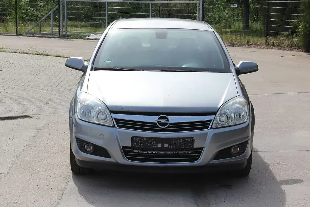 Gebraucht Opel Astra Edition 116 PS (85 kW) 2007 Silber Limousine