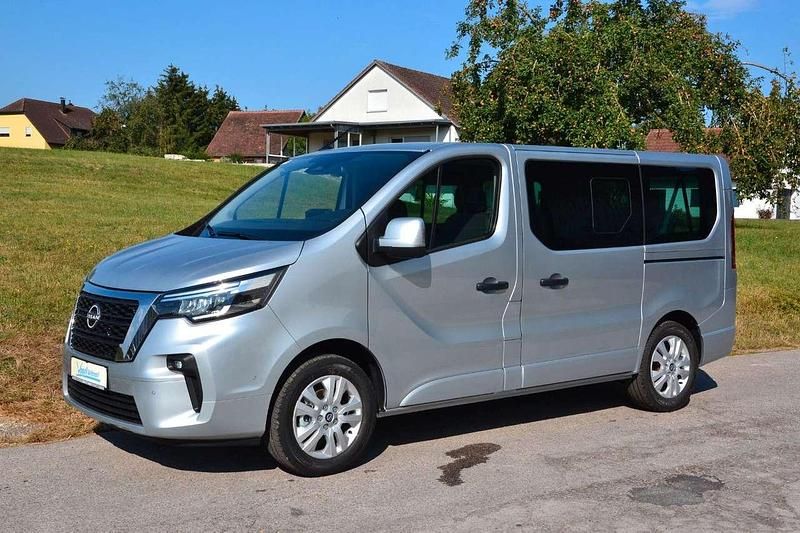 Grau Gebraucht 2024 Nissan Primastar Tekna Van / Kleinbus | 44.639 € - Bild 1/4