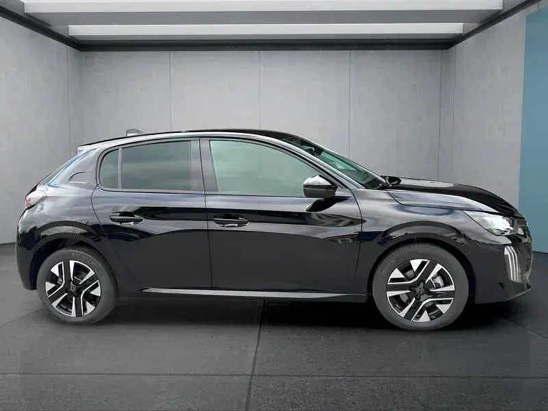 Neu Peugeot 208 110 PS (80 kW) 2025 Schwarz Kleinwagen