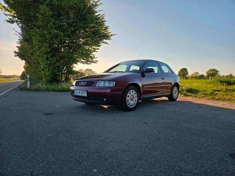 Rot Gebraucht 2003 Audi A3 S-Line Limousine | 2.799 € (Guter Preis) - Bild 1/4