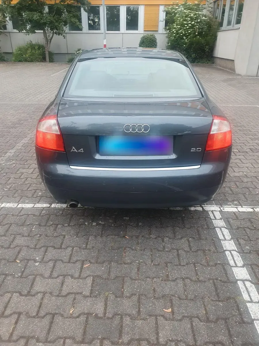 Gebraucht Audi A4 130 PS (95 kW) 2003 Grau Limousine