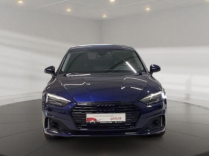 Gebraucht Audi A5 Sportback Ambiente 150 PS (110 kW) 2021 Navarrablau metallic Kleinwagen