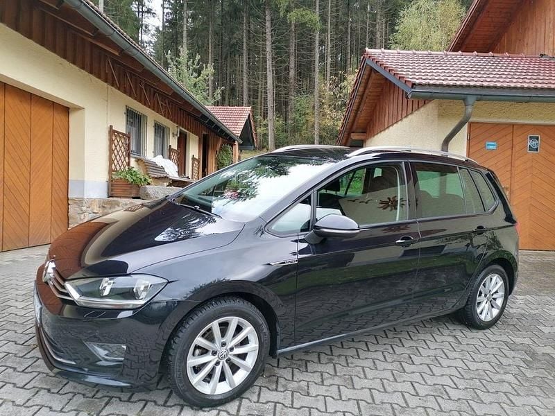 Schwarz Gebraucht 2016 VW Golf Sportsvan LOUNGE Van / Kleinbus | 10.400 € (Guter Preis) - Bild 1/4