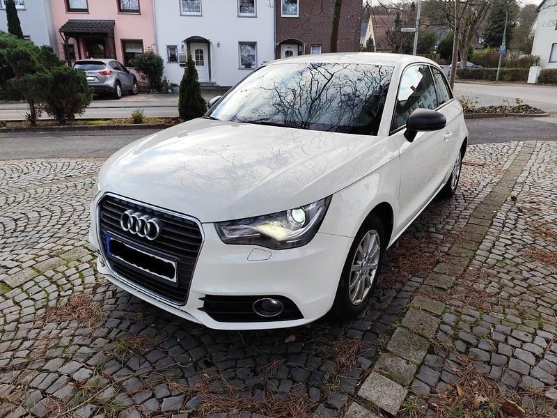Weiß Gebraucht 2011 Audi A1 Kleinwagen | 5.500 € (Fairer Preis) - Bild 1/2