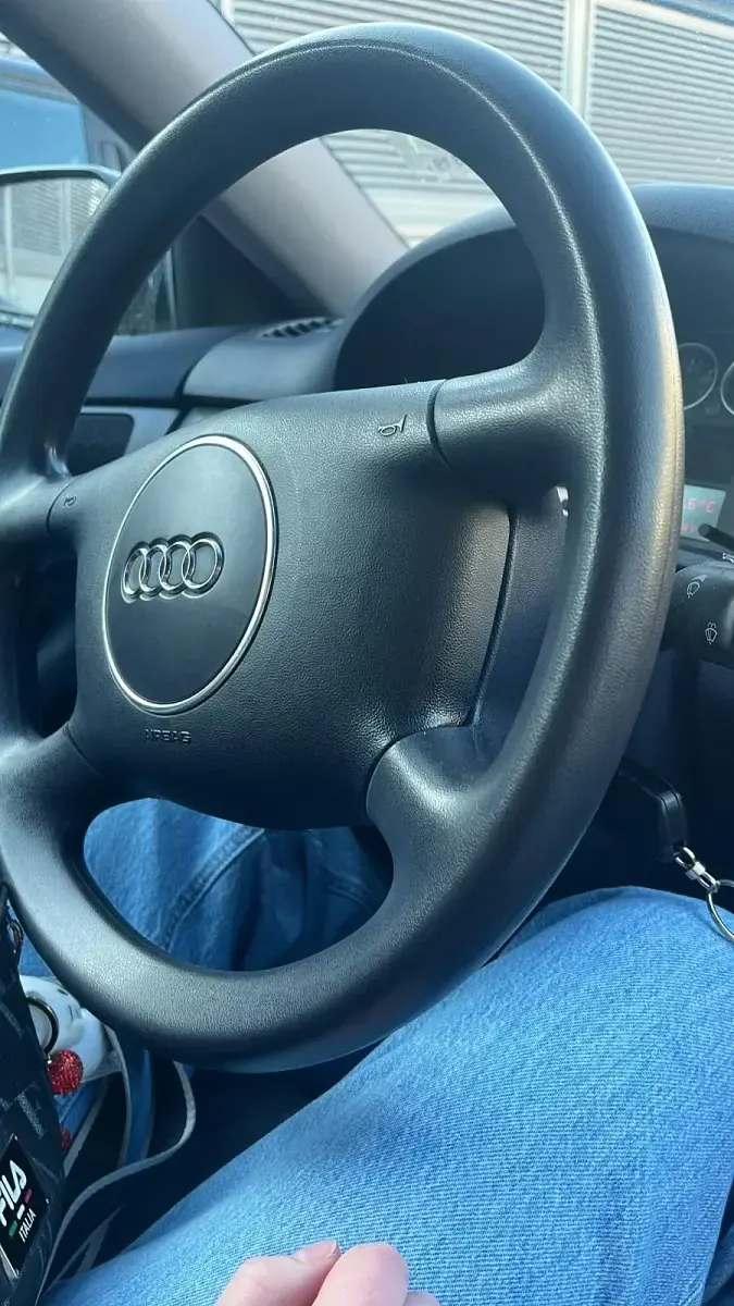 Używany Audi A6 170 KM (125 kW) 2002 Niebieski Sedan/Limuzyna