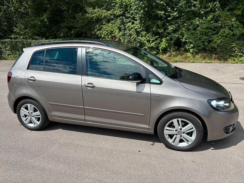 Braun Gebraucht 2012 VW Golf Sportsvan Match Van / Kleinbus | 6.600 € - Bild 1/4