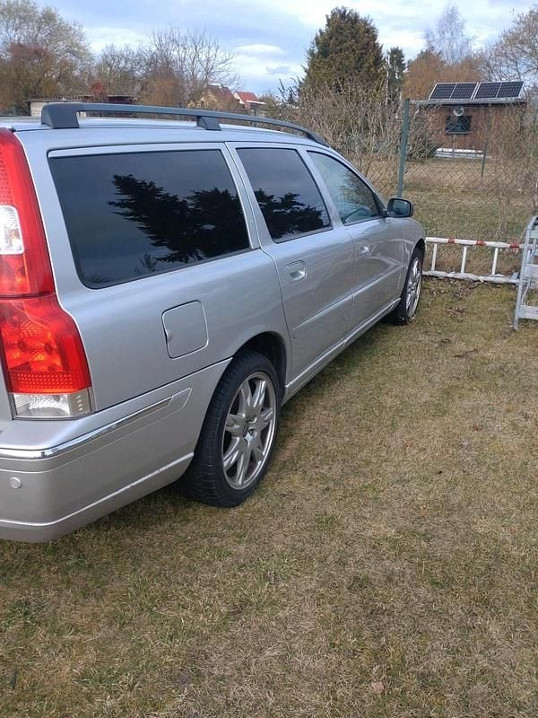 Second-hand Volvo V70 200 CP (147 kW) 2005 Argintiu Break