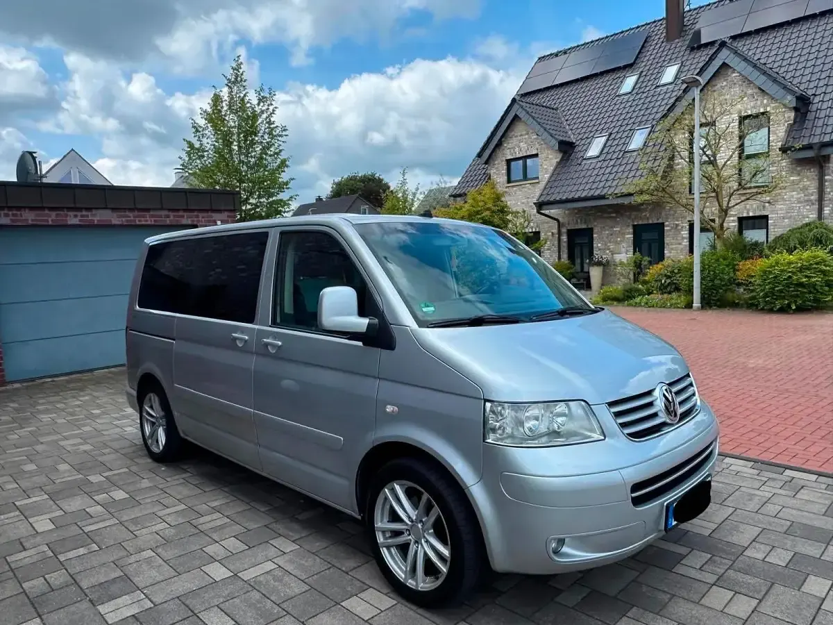 Gebraucht VW Multivan 174 PS (127 kW) 2007 Grau Van / Kleinbus