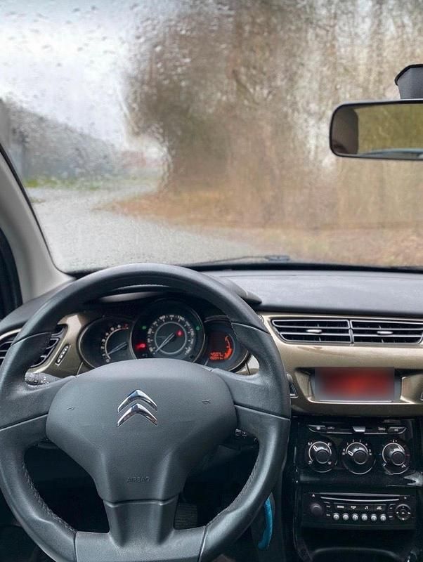 Gebraucht Citroën C3 90 PS (66 kW) 2012 Schwarz Kleinwagen