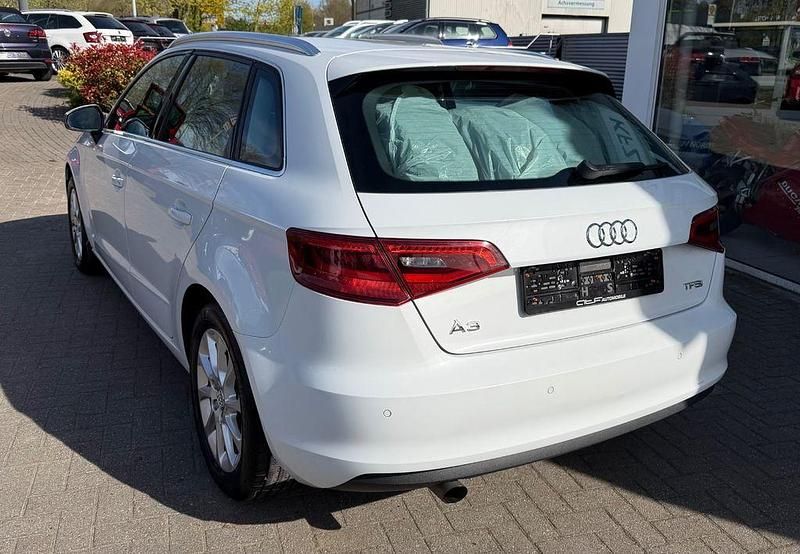Gebraucht Audi A3 Attraction 110 PS (80 kW) 2016 Weiß Limousine