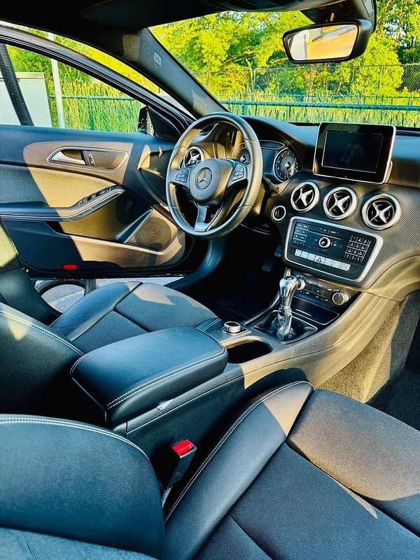 Gebraucht Mercedes 180 109 PS (80 kW) 2016 Schwarz Limousine