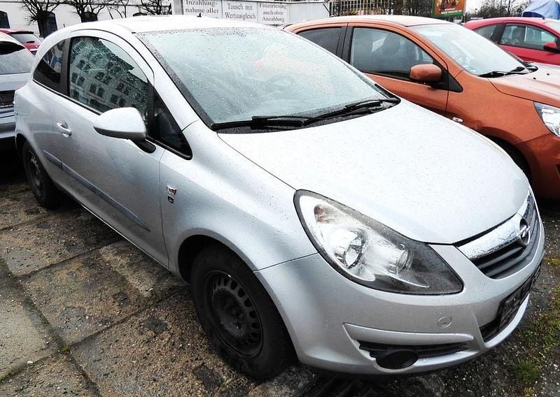 Gebraucht Opel Corsa Edition 95 PS (69 kW) 2010 Silber Kleinwagen
