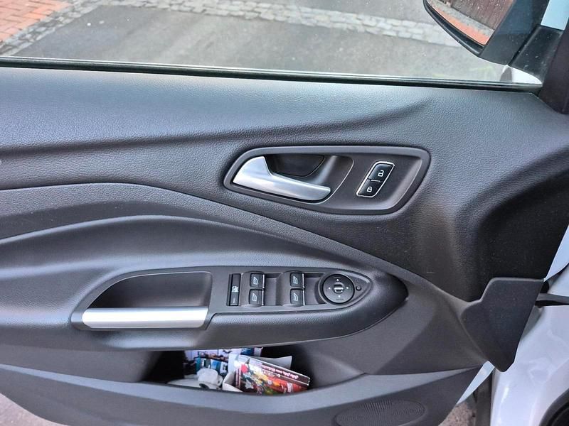 Gebraucht Ford Kuga 150 PS (110 kW) 2014 Weiß SUV