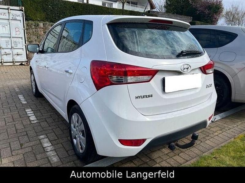 Gebraucht Hyundai ix20 230 PS (169 kW) 2015 Weiß Kleinwagen