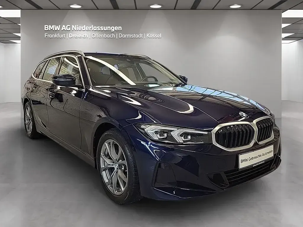 Gebraucht BMW 320 Sport Line 190 PS (139 kW) 2023 Blau Limousine