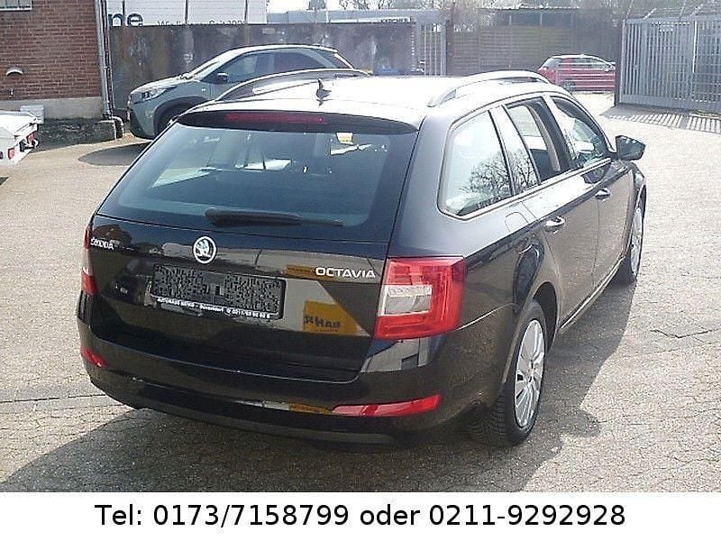 Gebraucht Skoda Octavia Ambition 110 PS (80 kW) 2017 Schwarz Kombi