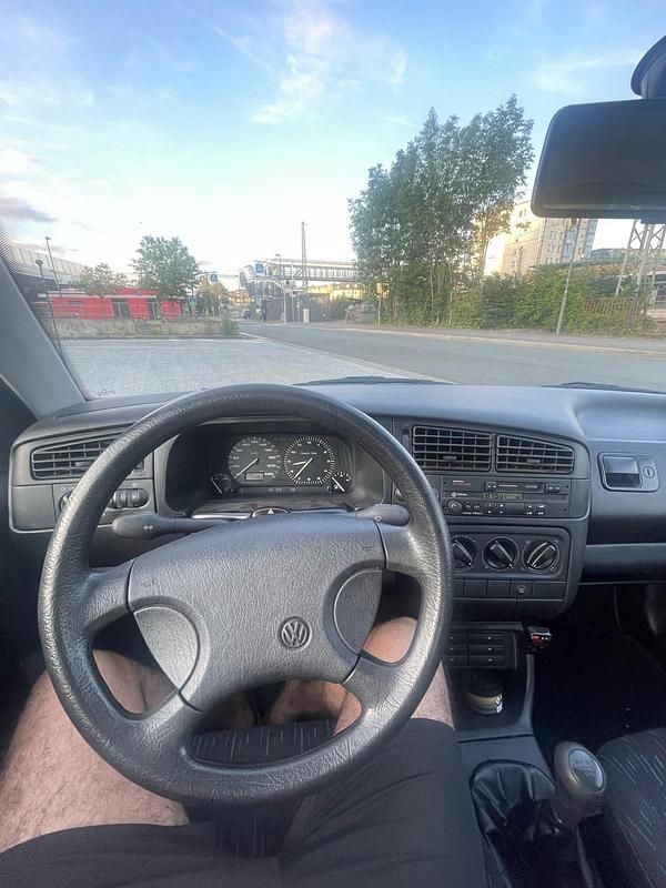 Gebraucht 1993 VW Golf III Limousine | 2.200 € - Bild 1/4