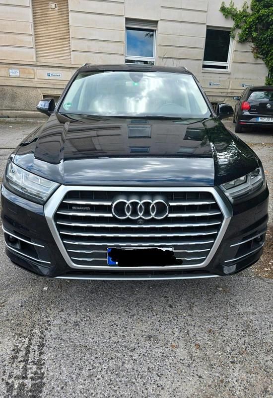 Blau Gebraucht 2015 Audi Q7 SUV | 23.999 € (Etwas zu teuer) - Bild 1/4