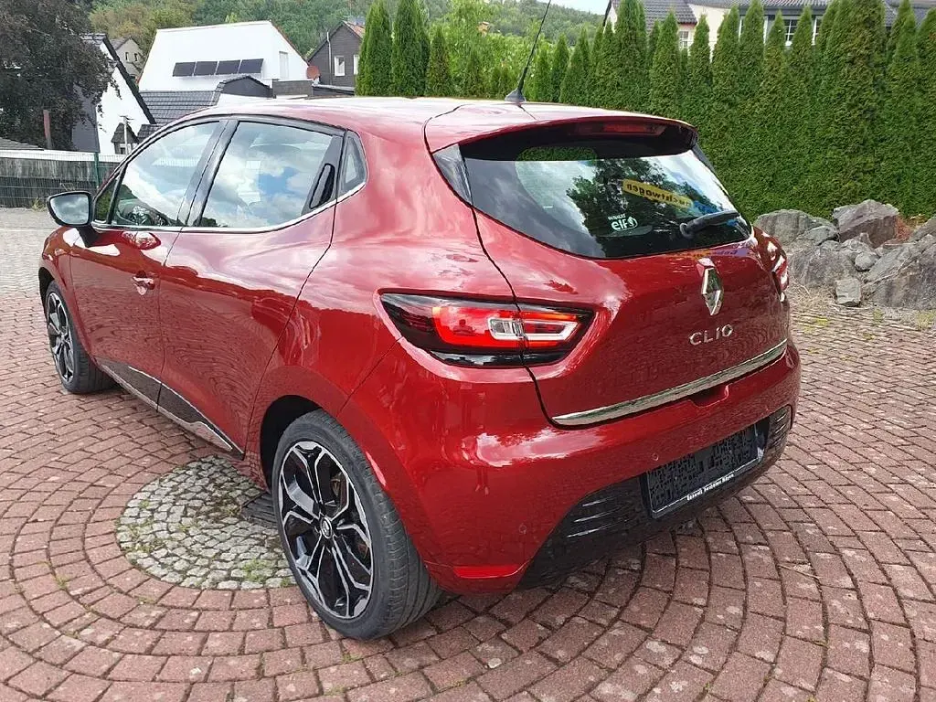 Gebraucht Renault Clio IV Intens 118 PS (86 kW) 2017 Rot intense Limousine