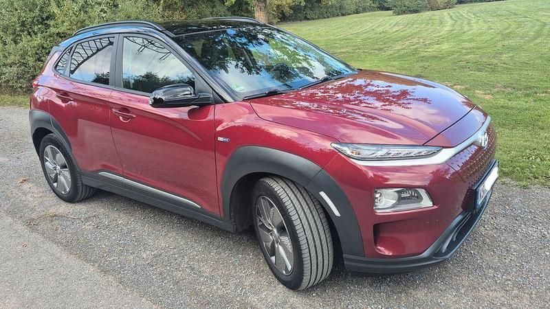 Rot Gebraucht 2020 Hyundai Kona Premium SUV | 19.900 € (Fairer Preis) - Bild 1/4