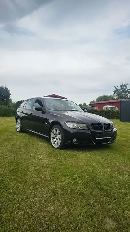 Gebraucht BMW 316 116 PS (85 kW) 2010 Schwarz Kombi